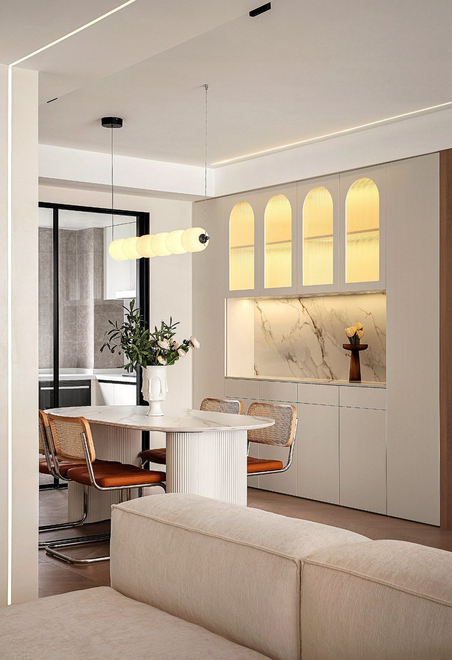 Warm Ivory & Arch Detail